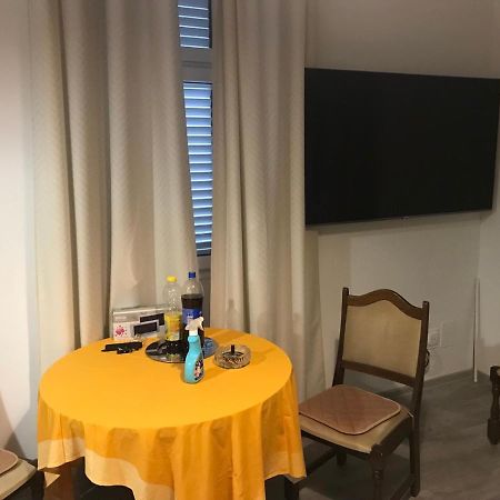 Pergul Apartment Kastela Bagian luar foto