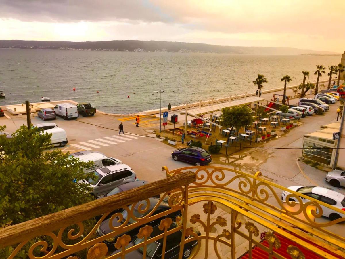 Pergul Apartment Kastela Bagian luar foto