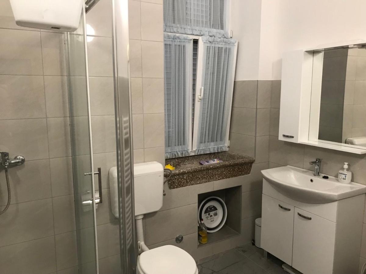 Pergul Apartment Kastela Bagian luar foto
